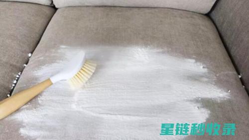 家具表面油渍处理：保持光亮的终极攻略 (家具表面油渍怎么去除)